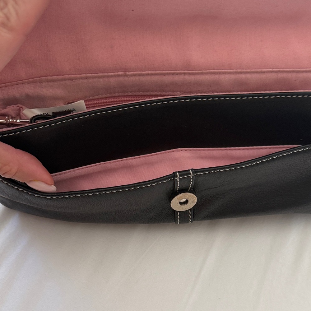 Vintage Elegant Black Clutch with Bow Detail - Picture 11 of 11